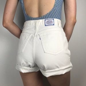 Vintage Levi’s white high waisted shorts